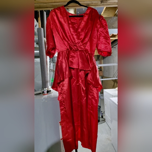Nu-Mode Dresses & Skirts - Vintage Red Satin Dress